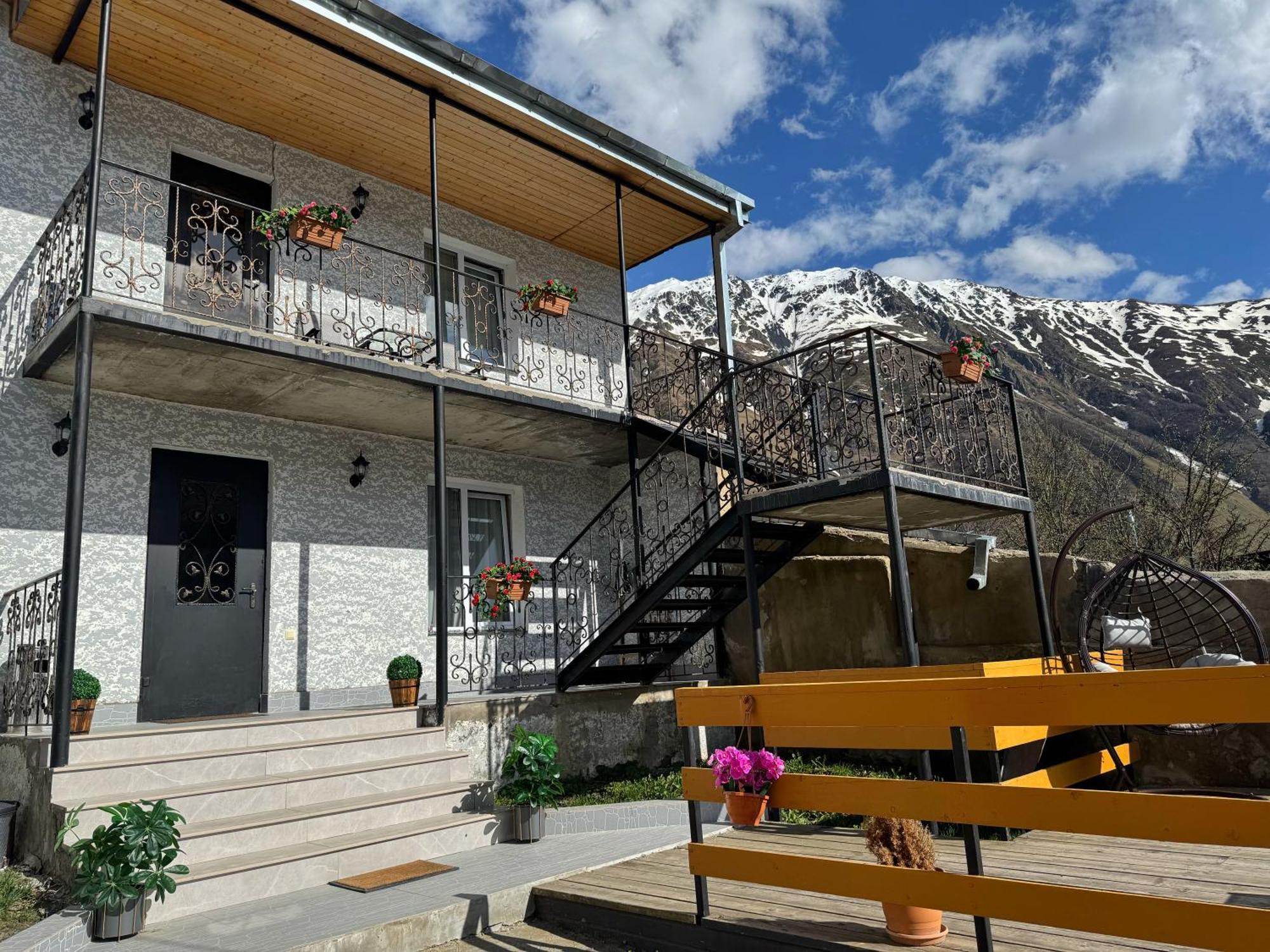 Hotel Elia Kazbegi Εξωτερικό φωτογραφία